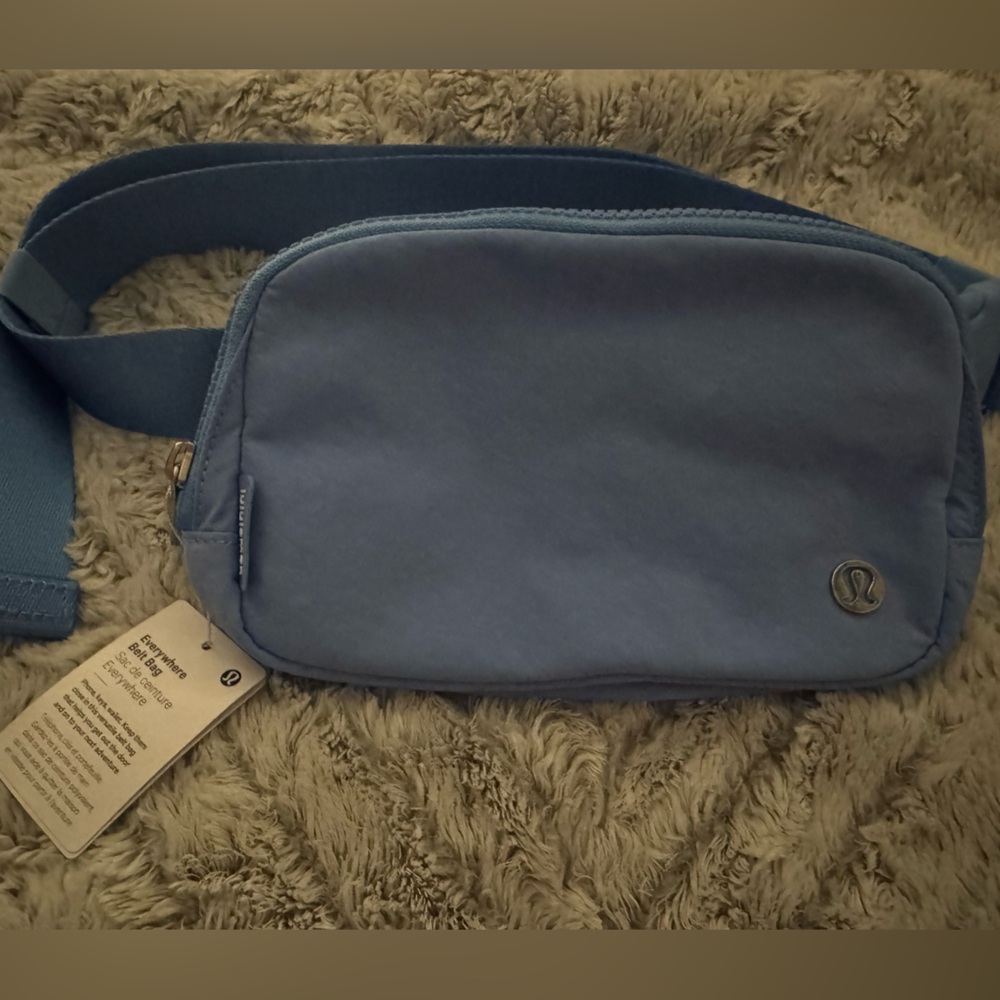 Lululemon belted bag